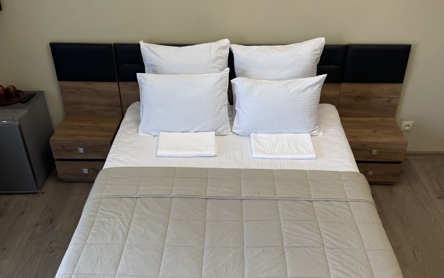 7 Street Mini-Hotel
