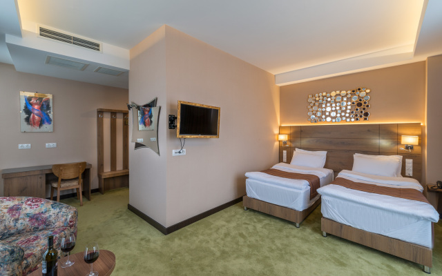 Veranova Hotel
