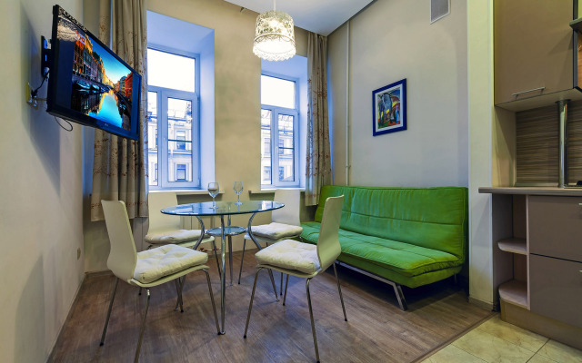 Апартаменты с видом на улицу Марата