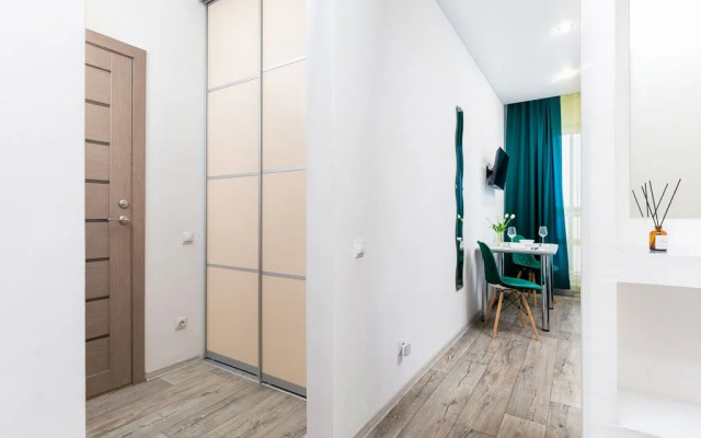 Апартаменты светлые на 16 этаже