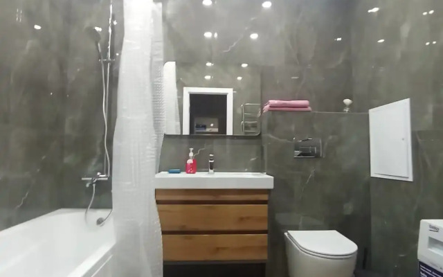 Yevro 2 Komnatnaya Na Tankovoy Flat