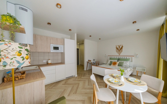Uyutnaya i novaya studiya v Kudepste Apartments