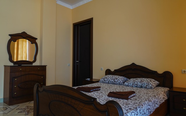 Mona Lisa Guest House