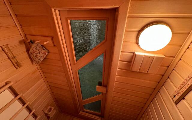 Semeyny lyuks s saunoy Flat