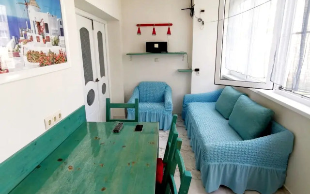 Shikarnaya Odnushka U Morya Flat