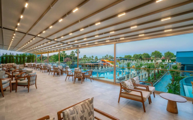 Отель Vox Maris Resort