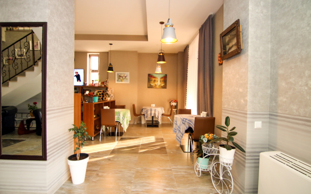Salmer Hotel