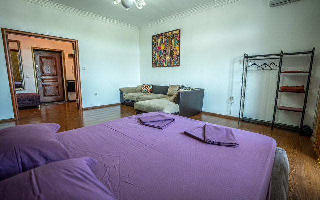 Квартира Центр. Набережная. Две спальни, два санузла, лоджия