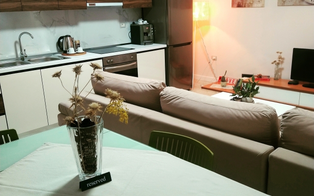 Sofi's Cozy Apartment-Near Port of Vlore, Apartment
