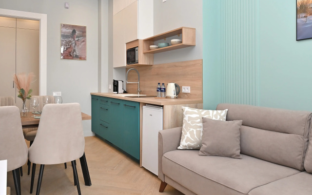 Currant TROESUTOK Apartments