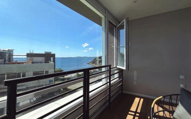 Апартаменты с потрясающим видом на бухту Патрокл
