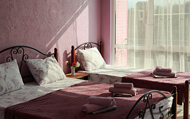 Rozovaya Laguna Guest House
