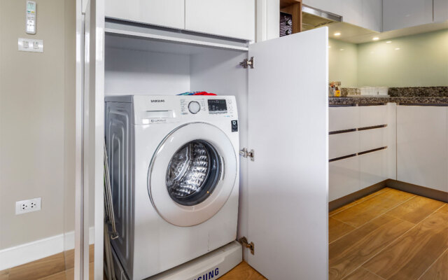 Diamond Condominium by Alexanders Apartments