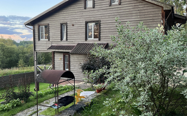 Частный дом в деревне Донцо