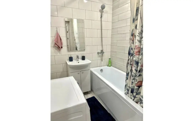 Na Ulitse Samarovskaya 10 Flat