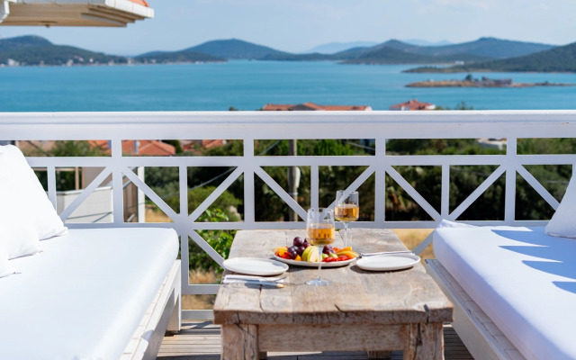 Cunda Piano Otel (+13 Adult Only)