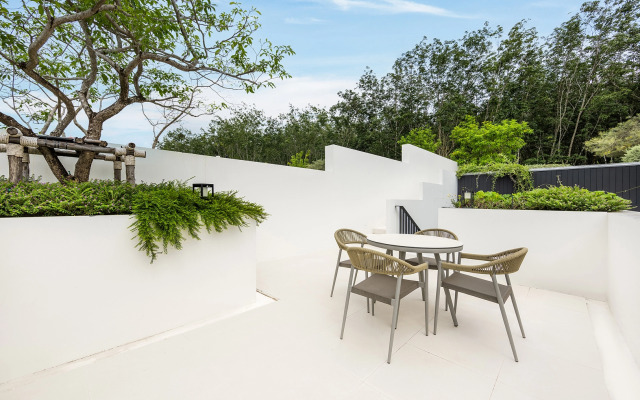 Qabalah 2BR Villa, Pool & Rooftop near Bangtao Villa