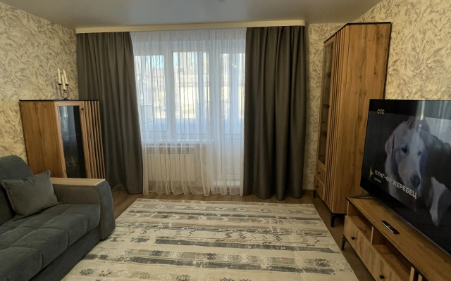 Na Pervomayskoy Flat
