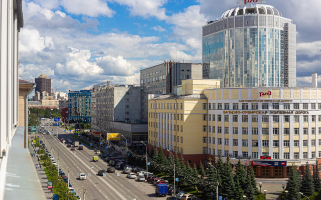 Dvukhkomnatnaya V Tsentre S Novym Remontom Flat