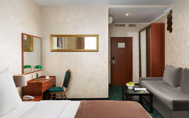 Grin Hotel 4*