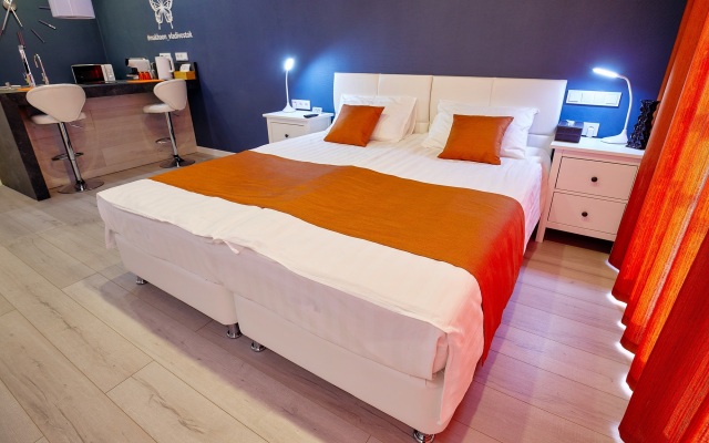 Mahaon Apartments