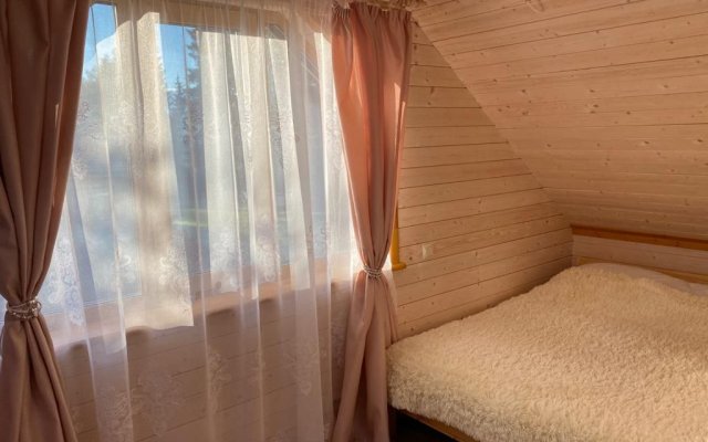 Частный дом Дом возле Ясеня