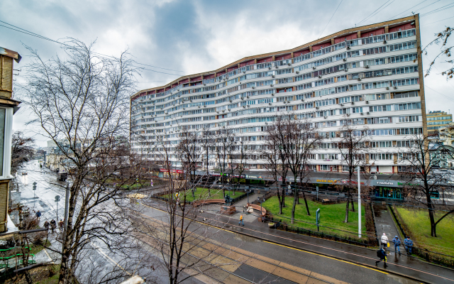 Москва, улица Новокузнецкая дом 13 с.1. многоквартирный дом