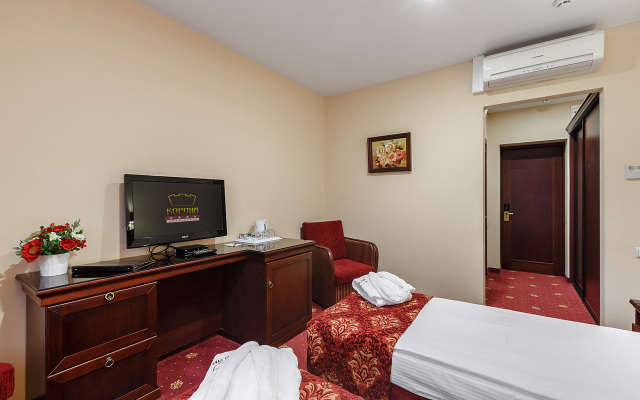 Klub-Hotel Korona