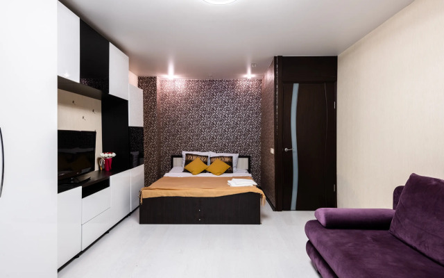 Natali na Metro  Sevastopolskaya prostornye Apartments