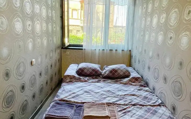 Spokoynoye mesto v tsentre Apartments