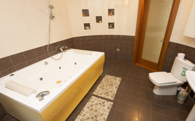 Квартира 3 комнатная квартира улица Холодильная 85/1