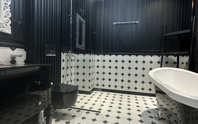 Corner Apartment In Old Tbilisi Apartments