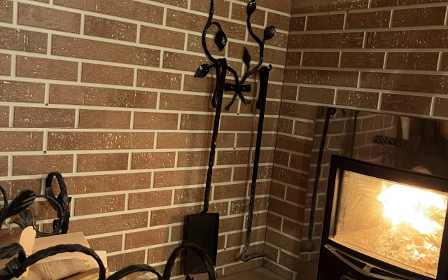 "V Gostyax U Tpoitsy" Private House