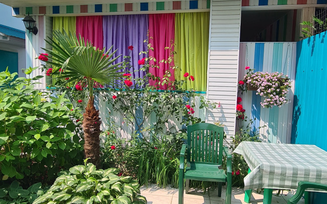Uyut Loo Guest House