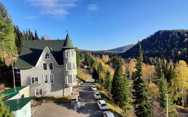 Отель Загородный Замок Эдельвейс