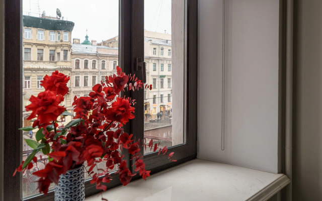 Апартаменты с видом на канал Грибоедова у Невского проспекта