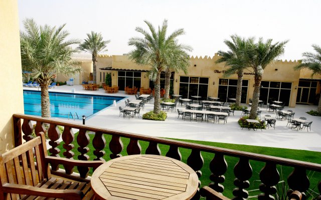 Отель Al Hamra Village