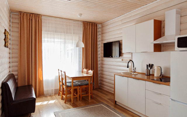 Частный дом у реки