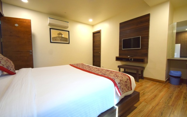 Pari Hotel