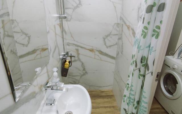 Uyutny ugolok Tsentr ryadom Flat