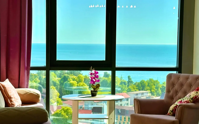 Semeynaya s Shikarnym Vidom na More Flat