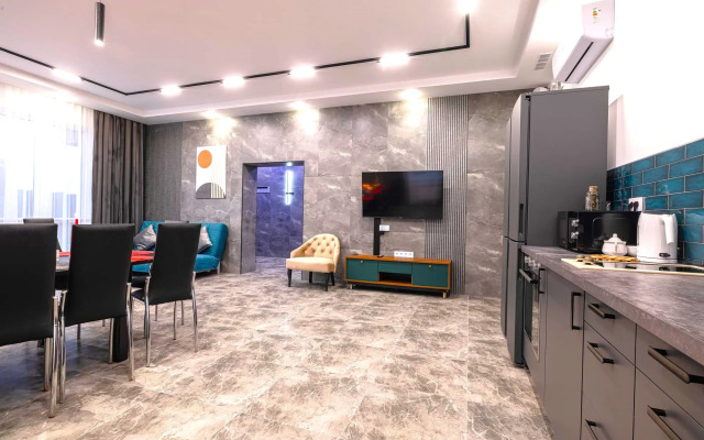 Kottedzha s baney i basseynom Private house