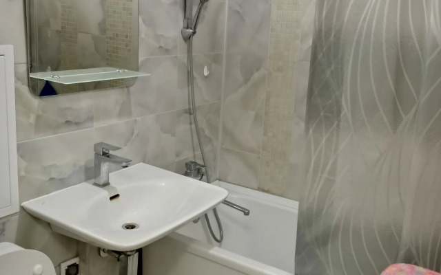 Квартира Светлая веселая единичка в двух километрах от ЖД вокзала