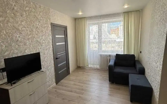 Na Prospekte 50-Letiya Oktyabrya 10 Flat