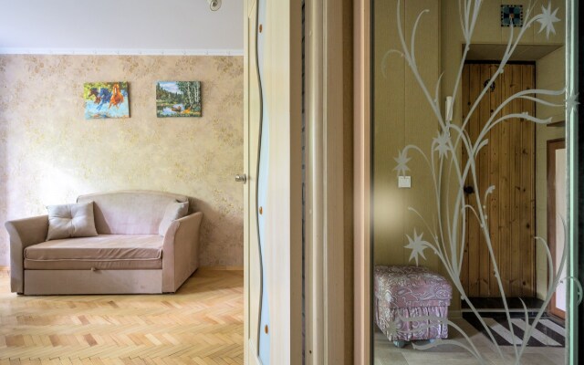 Na Prospekte Kosmonavtov Flat