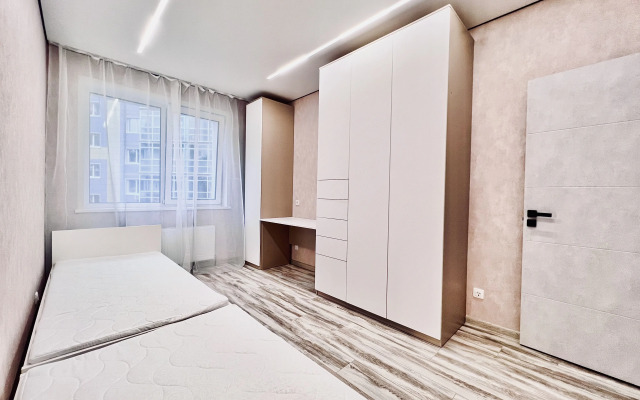 Flat Bolshaya 3-Kh Komnatnaya S Kachestvennym Remontom