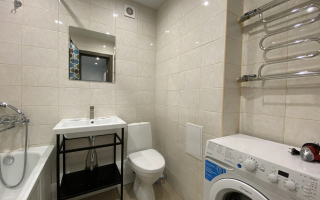 Uyutnу Vozle Kosmoporta Apartment