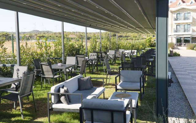 Acroter Hotel & Spa