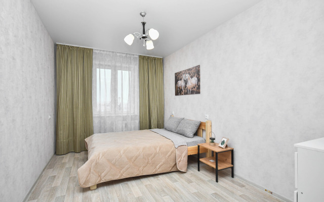 Prostornaya Kvartira Vozle SFU Flat