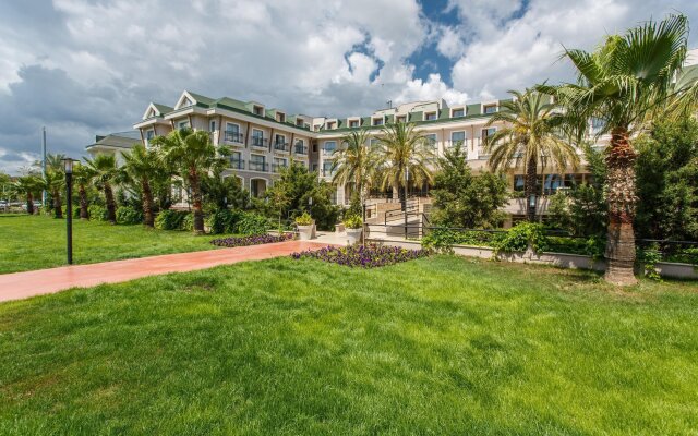 Lucida Beach Hotel 
